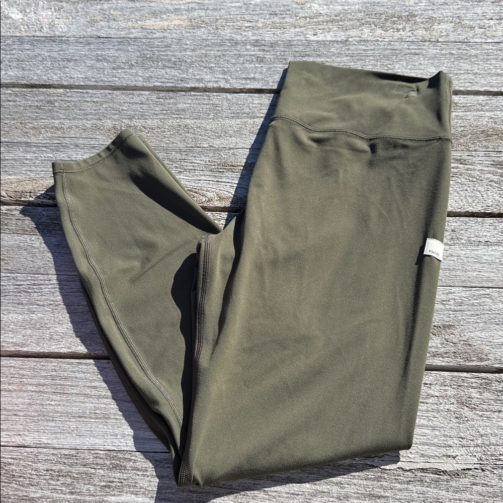 Vuori AllTheFeels Legging Kale Green Women's Extra Large XL NWOT 💚✨